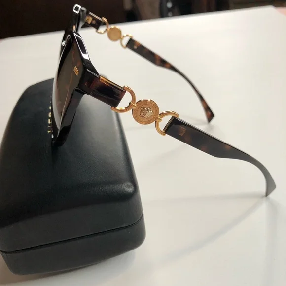 Versace VE4442 Women’s Tortoise Sunglasses with Medusa Logos at Temples ~ BNIB! - Picture 4 of 10